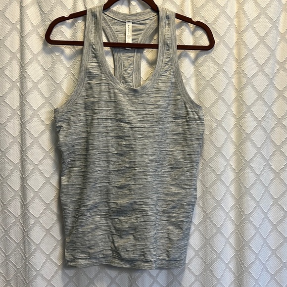 Athleta Tops - Athleta Momentum Tank, Space Dye, Size Large